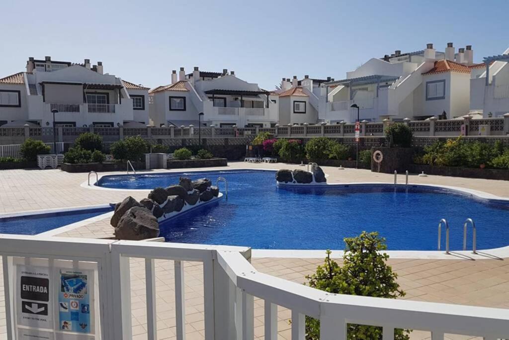 Private Apartment With Roof Terrace Arona  Exterior photo